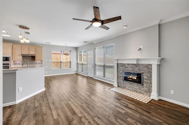 Building Photo - 1109 San Saba Dr