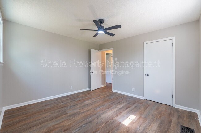 Building Photo - 282 Southburn Dr