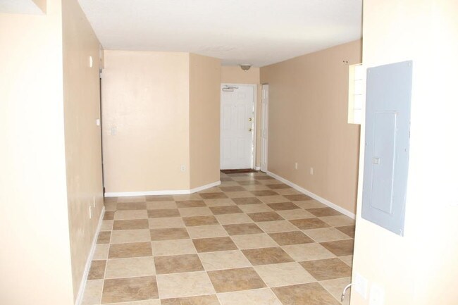 Building Photo - 3760 N Jog Rd