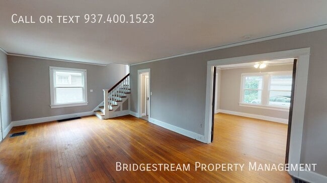 Building Photo - Updated 3 bedroom 1 bath home with detache...