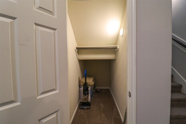 Building Photo - 27035 Badger Way