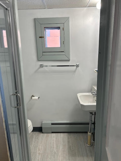 Bathroom - 127 College Ave