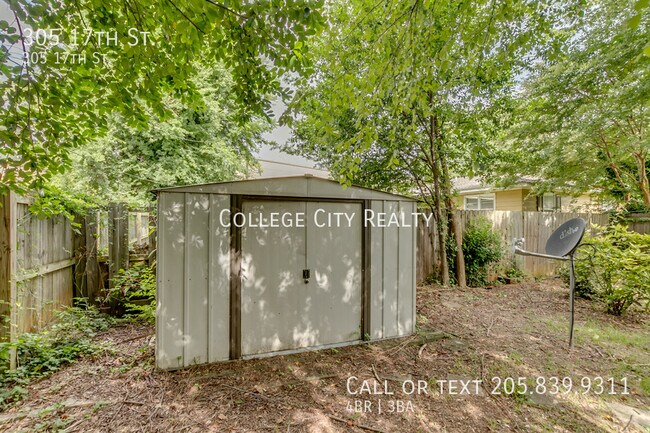 Building Photo - 305 17th St