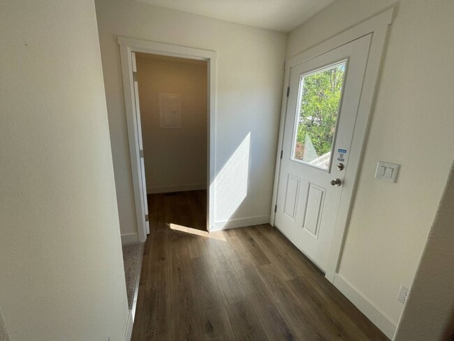 Building Photo - 5427 Edgewood Ln