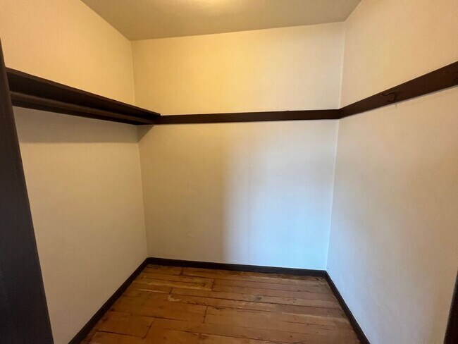 Building Photo - 6209 1/2 15th Ave NW-302