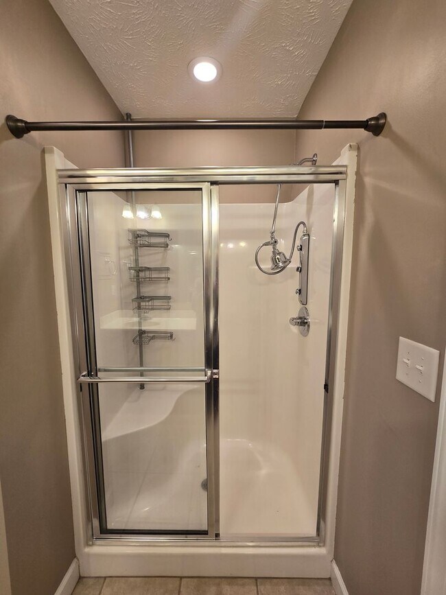 Building Photo - 197 Rolling Stone Ct