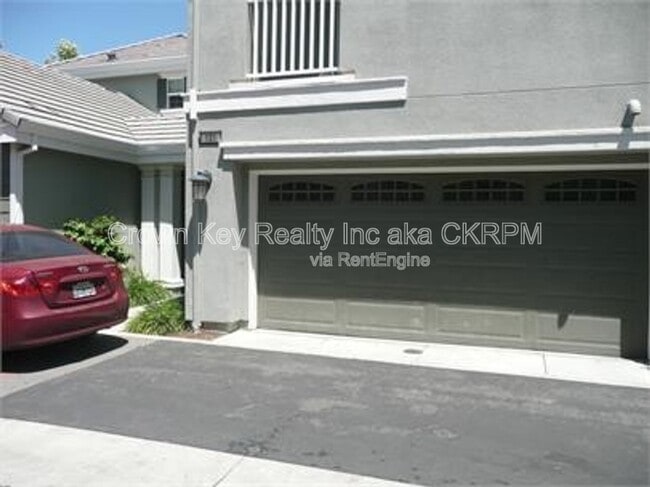 Building Photo - 151 W Saltillo Ln