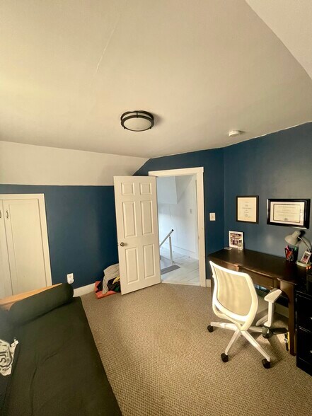 Building Photo - 8 Harris St