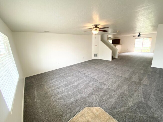 Building Photo - 1243 W 520 S