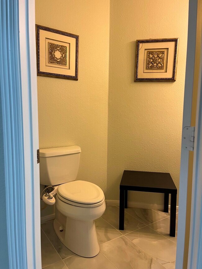 Building Photo - 21806 Silverpeak Ct