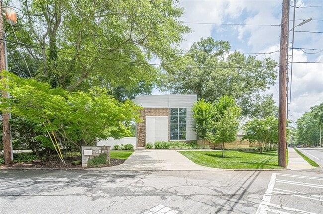 Building Photo - 2269 Briarwood Hills Dr NE
