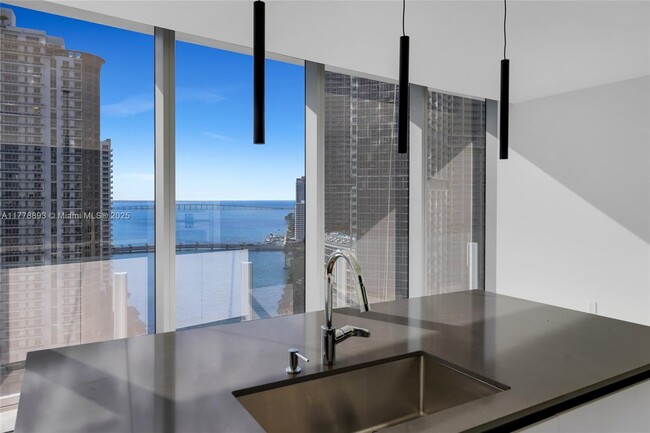 Building Photo - 300 Biscayne Blvd Way