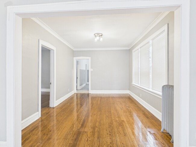 Building Photo - 7631 S Cornell Ave