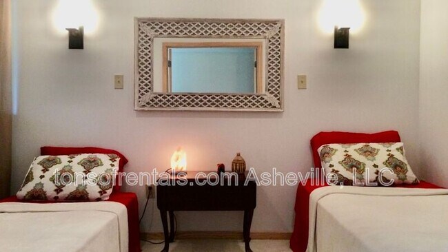 Building Photo - 4 Coma Lk Ln