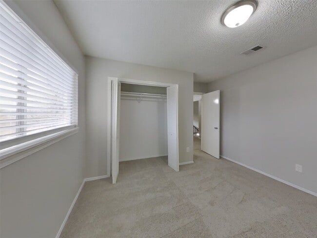 Building Photo - 20143 Dawn Mist Dr