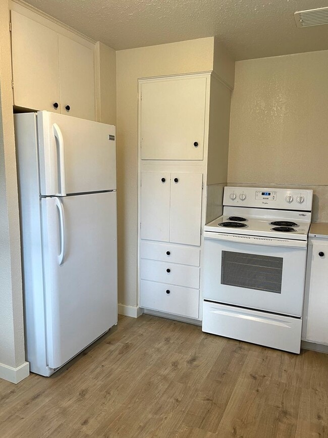 Building Photo - 2 Bdrm, 1 bath, 832sf home in Spanaway