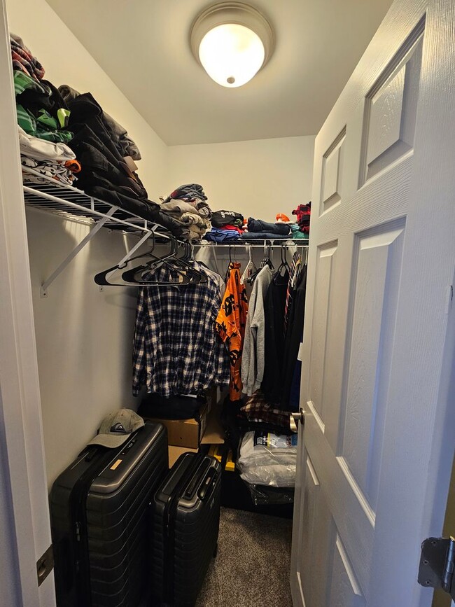 Building Photo - Newer Construction, 3 Bedroom Townhome!