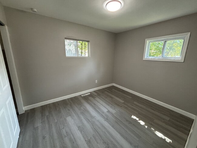 Building Photo - Newly Renovated House in Gary!