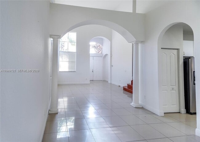 Building Photo - 2227 Portofino Ave