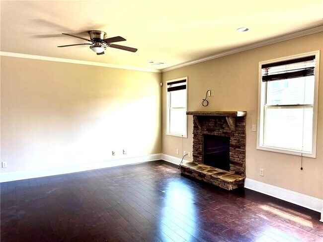 Building Photo - 3415 Pointe Vecchio Cir