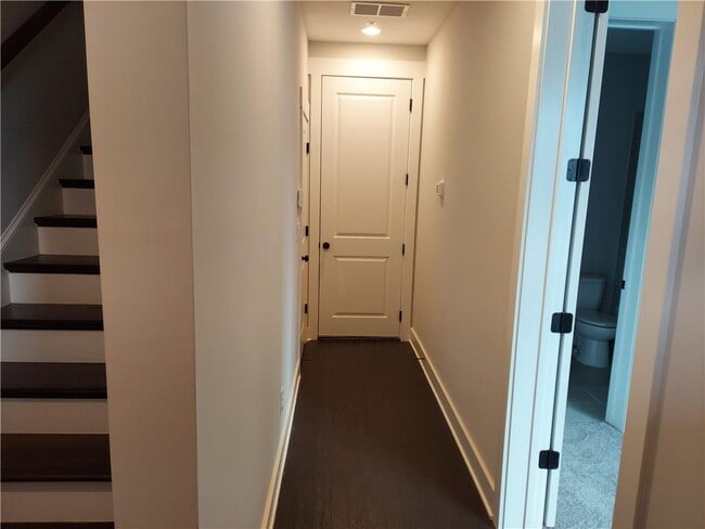 Building Photo - 314 Fair St SW