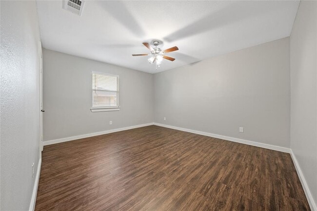 Building Photo - 2415 Burleson Ct