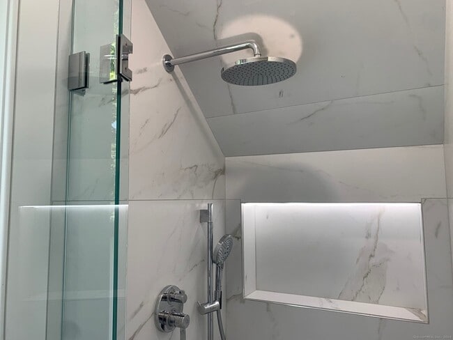 Building Photo - 35 Seaview Ave