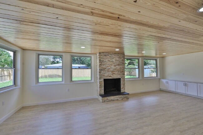 Building Photo - 5941 4th Ave N