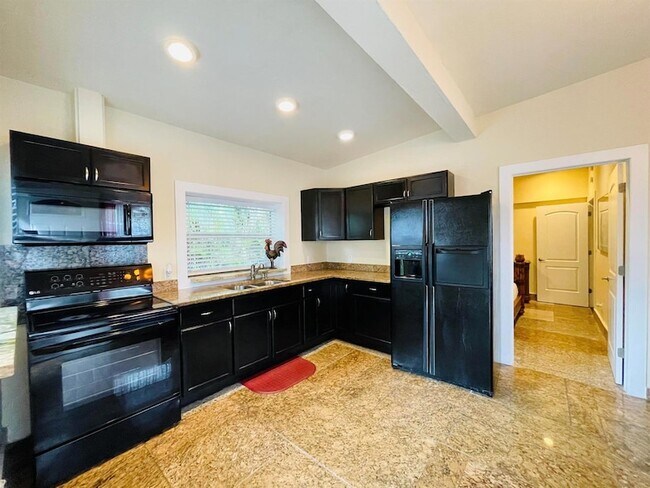 Building Photo - 279 Hach Ln