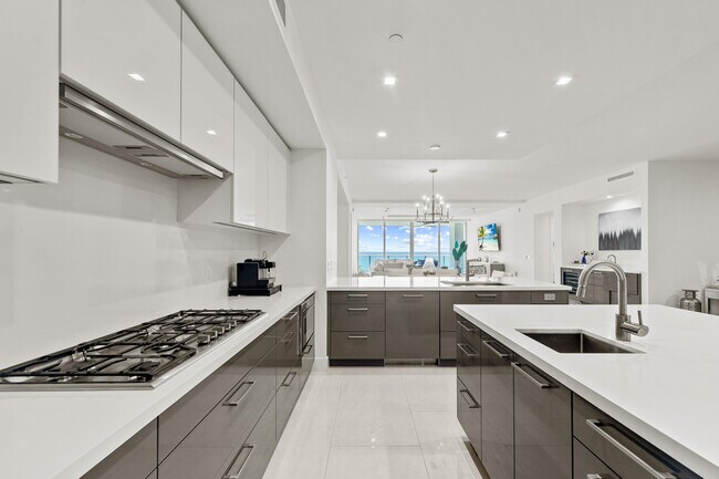 Building Photo - 5000 N Ocean Dr