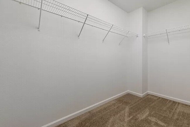 Building Photo - Your Serene Retreat in Kentwood