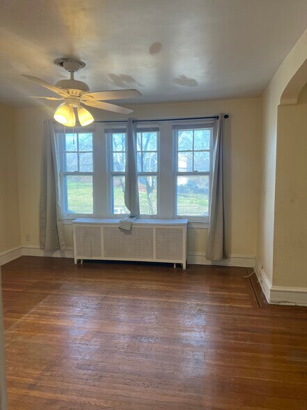 Building Photo - 6055 Frankford Ave