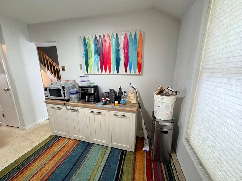 Building Photo - K6 Stonehedge Dr