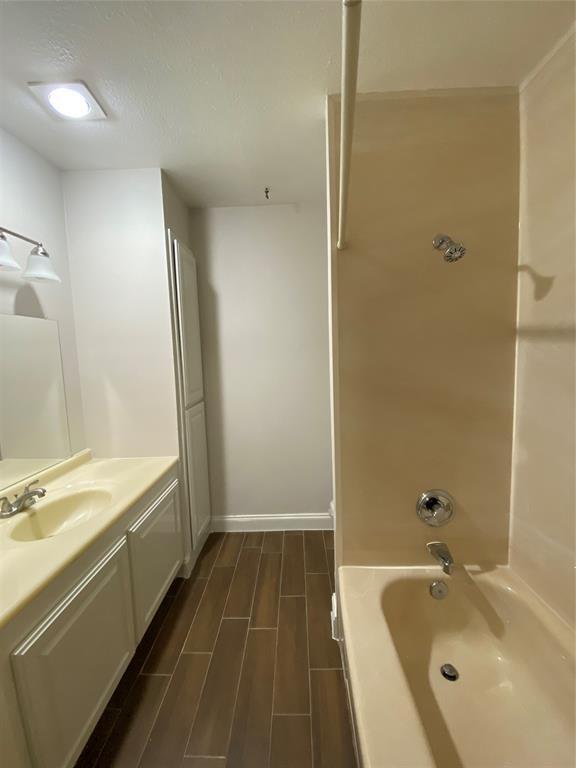 Building Photo - 7950 Grove Ridge Dr