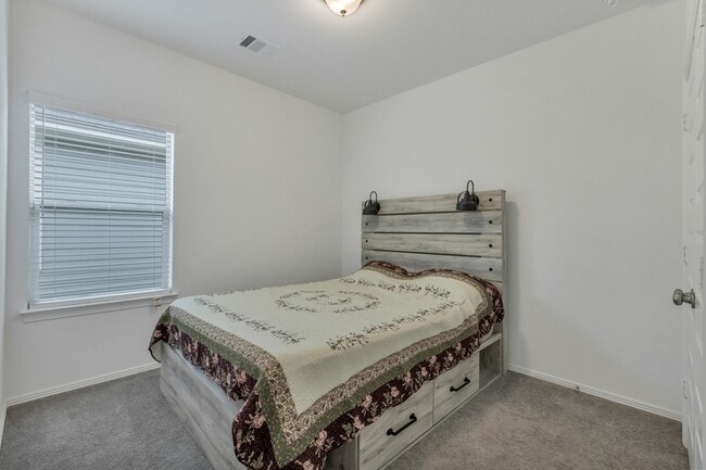 Building Photo - 16751 Rover Ln