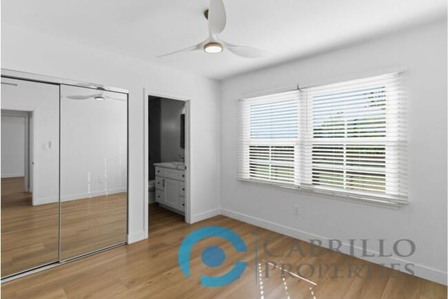 Building Photo - 2215 Marigold Pl