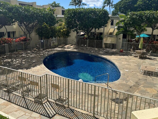 Building Photo - Available now | A 2 Bedroom, 2 Bathroom Condo with 2 assigned parking stalls at The Plaza Hawaii Kai