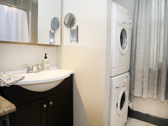 Building Photo - 140 Trenton St