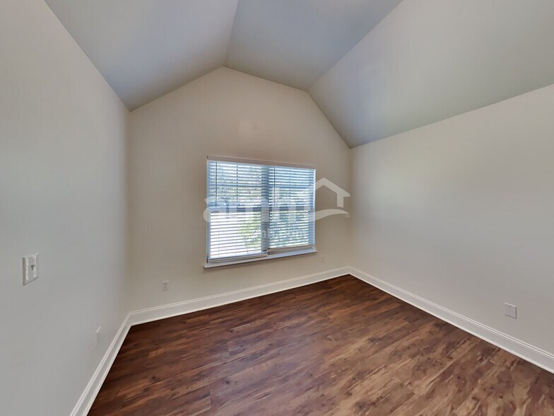 Building Photo - 44 Brookhill Ct