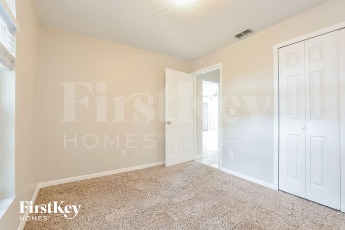 Building Photo - 11255 Cypress Leaf Dr