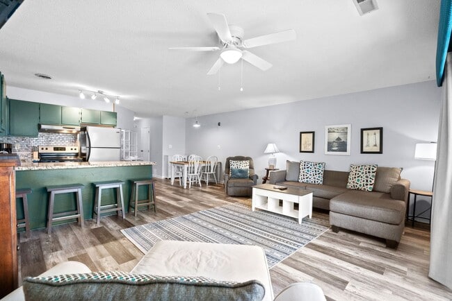 Primary Photo - Fully Furnished W/ All Utilities Included!...