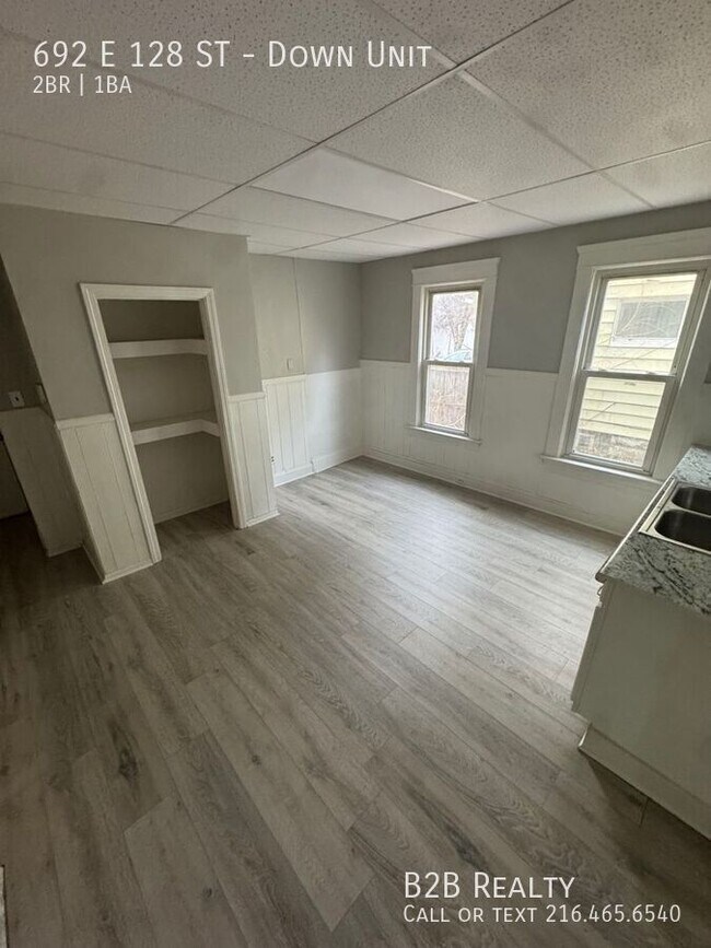 Building Photo - 692 E 128th St