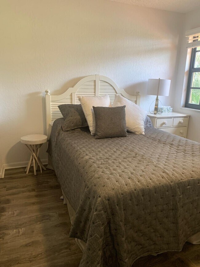 Building Photo - 7770 La Mirada Dr