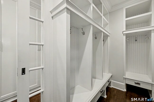 Building Photo - 30 Brookridge Dr