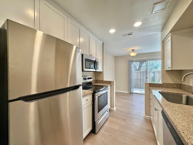 Building Photo - Newly Remodeled 2 Bedroom 2 Bath Near UTC ...