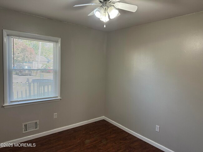 Building Photo - 456 Hulse Ave