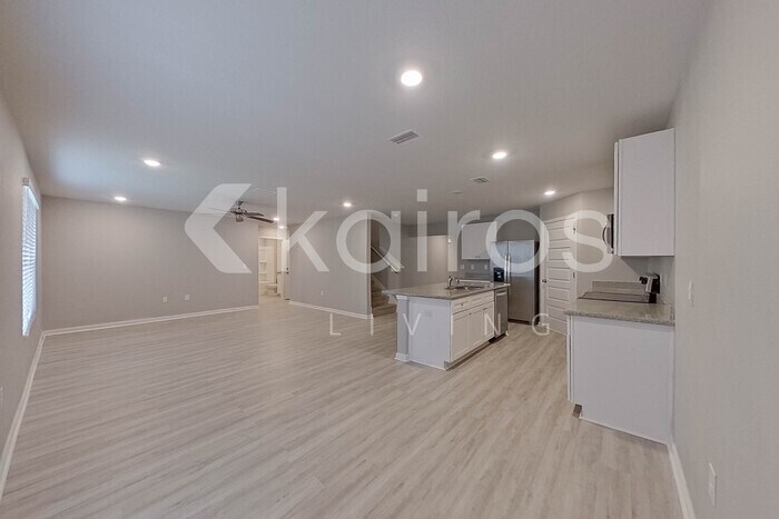 Building Photo - 4690 Malay Cir