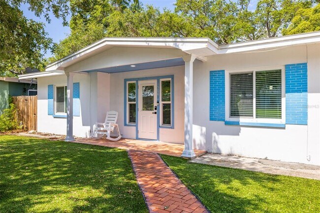 Building Photo - 1500 San Mateo Dr