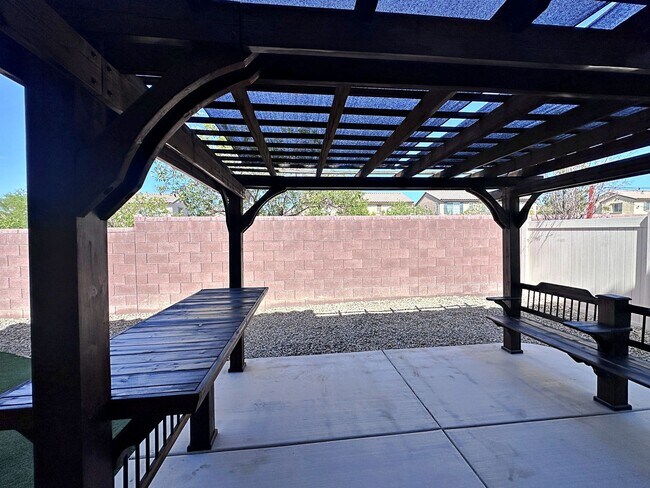 Building Photo - Spacious 3-Bedroom Home in Gated Community with Pool & Private Backyard