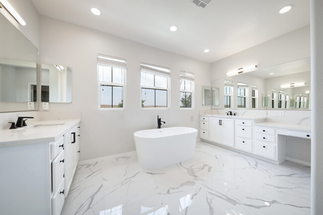 Building Photo - 5702 Segovia Way